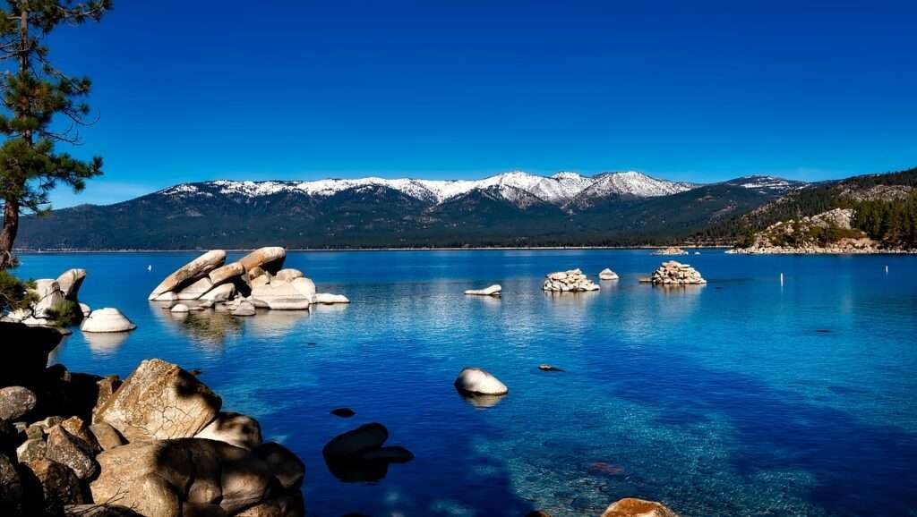 Lakes in California