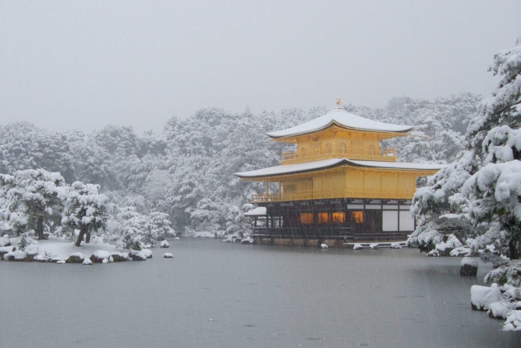 places to visit in japan in winter