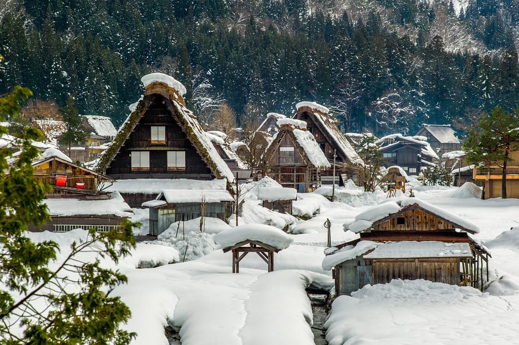 places to visit in japan in winter