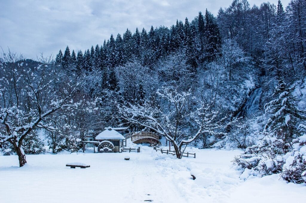 places to visit in japan in winter